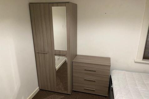 WhatsApp Image 2025-12-08 at 16.49.51 (4).jpeg