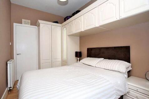 Bedroom 1 Pic 2
