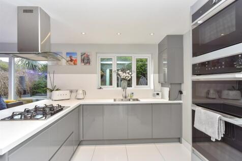 Kitchen/Dining Area
