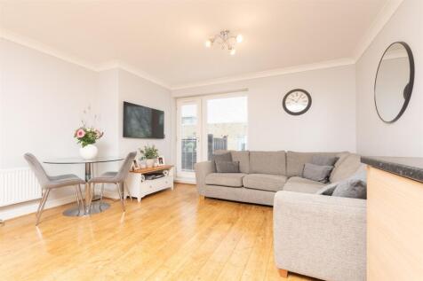 Kitchen / Lounge / Diner