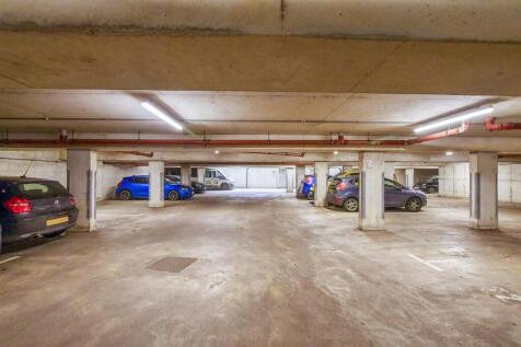 Driveway/Parking