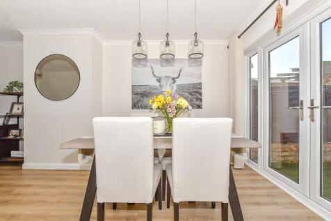 Lounge/ Diner