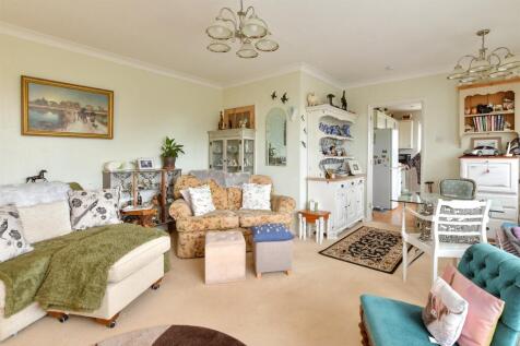 Lounge/ Dining Room