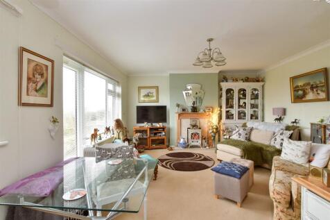 Lounge/ Dining Room
