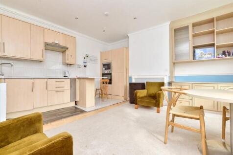 Living Room / Kitchen