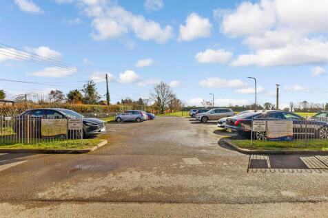 Driveway/Parking