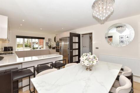 Kitchen/Breakfast Area