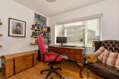 Bedroom 3/Study