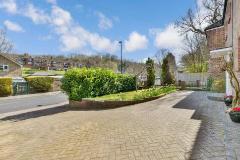 Driveway/Parking