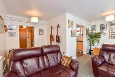 Lounge/ Dining Room