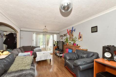 Lounge/Dining Area