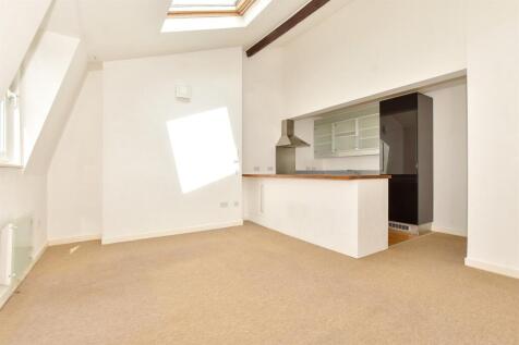 Lounge/Kitchen