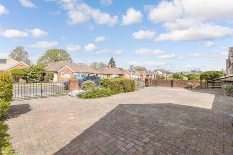 Driveway/Parking