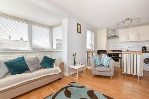 Kitchen/ Living Room