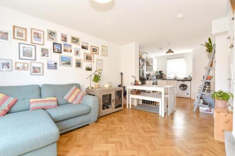 Lounge/ Dining Area