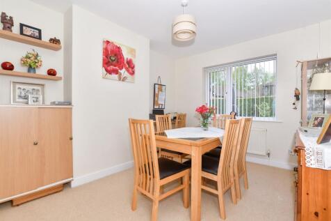 Bedroom 3/ Dining Room