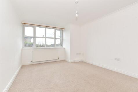 Kitchen/ Living Room