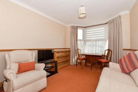 Lounge/ Dining Room