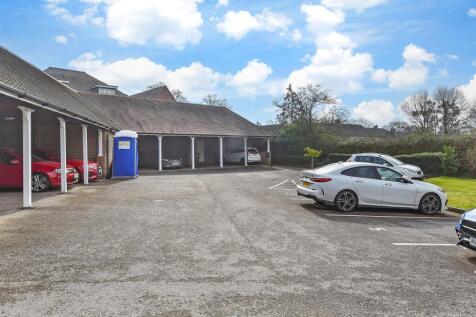 Driveway/Parking