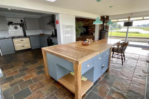 Lounge Dining Kitchen Area