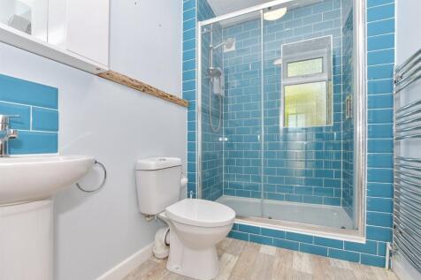 Annexe Shower Room