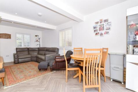 Annexe Lounge/Dining Area