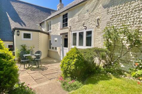 Kitchen Courtyard
