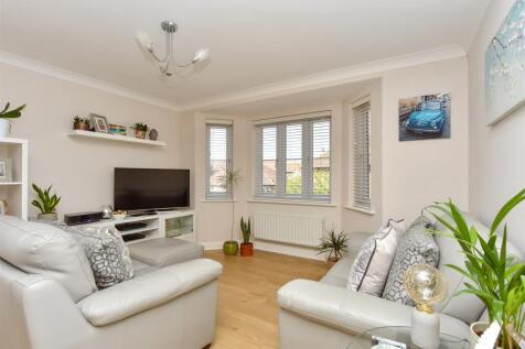 Kitchen/ Living Area