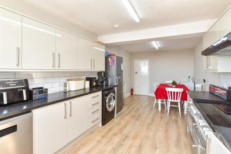 Kitchen/ Breakfast Room