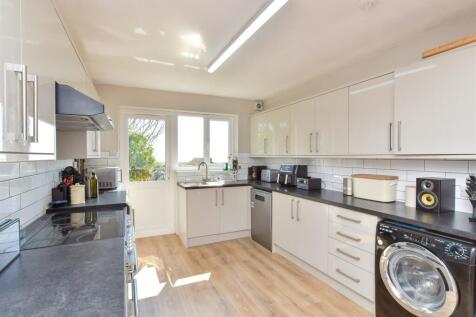 Kitchen/ Breakfast Room