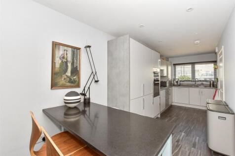 Kitchen/ Breakfast Room