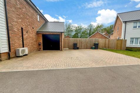 Garage/Parking