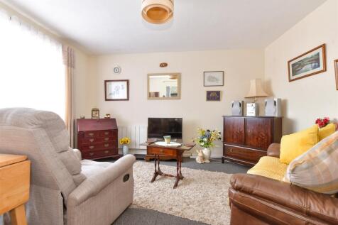 Lounge/ Dining Room