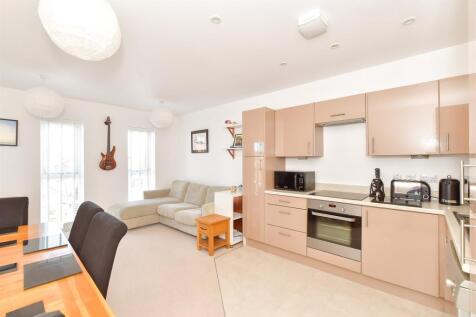Lounge/ Kitchen
