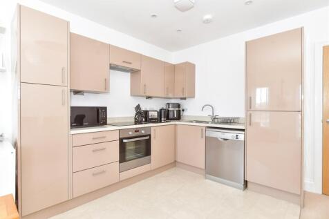 Lounge/ Kitchen
