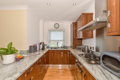 Lounge/ Kitchen
