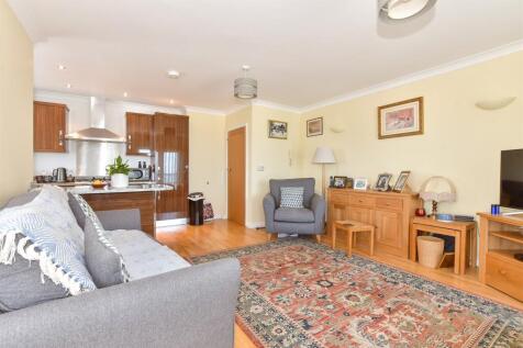 Lounge/ Kitchen