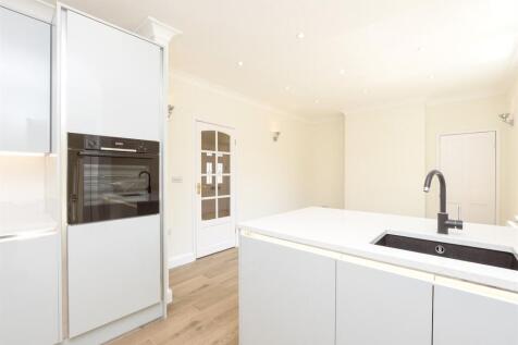 Kitchen/Dining Area