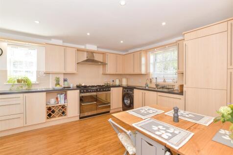 Kitchen/ Breakfast Room