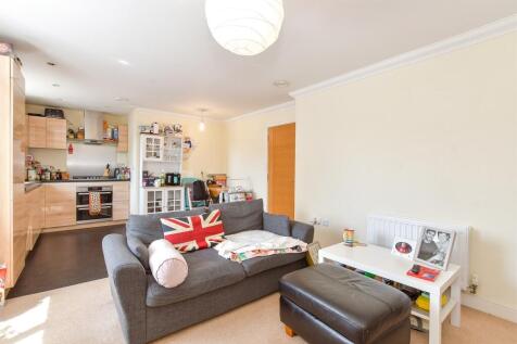 Lounge/ Kitchen