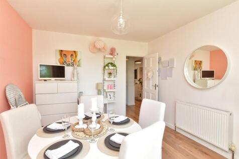 Dining Room/ Bedroom 5