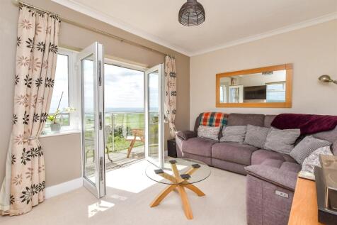Lounge/ Bedroom 2