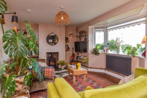 Lounge /Dining Room
