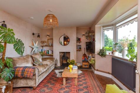 Lounge /Dining Room