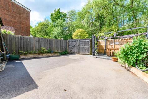 Driveway/Parking