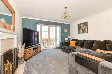 Lounge/ Dining Room