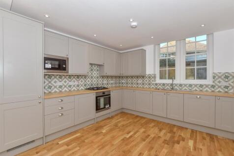 Kitchen/ Lounge