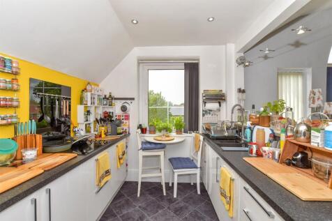Lounge/ Kitchen