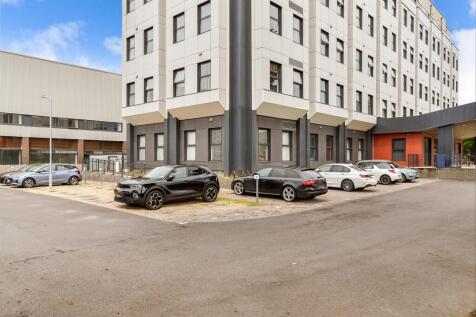 Driveway/Parking