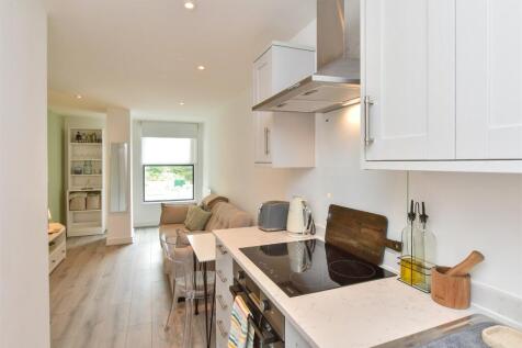 Lounge/ Kitchen